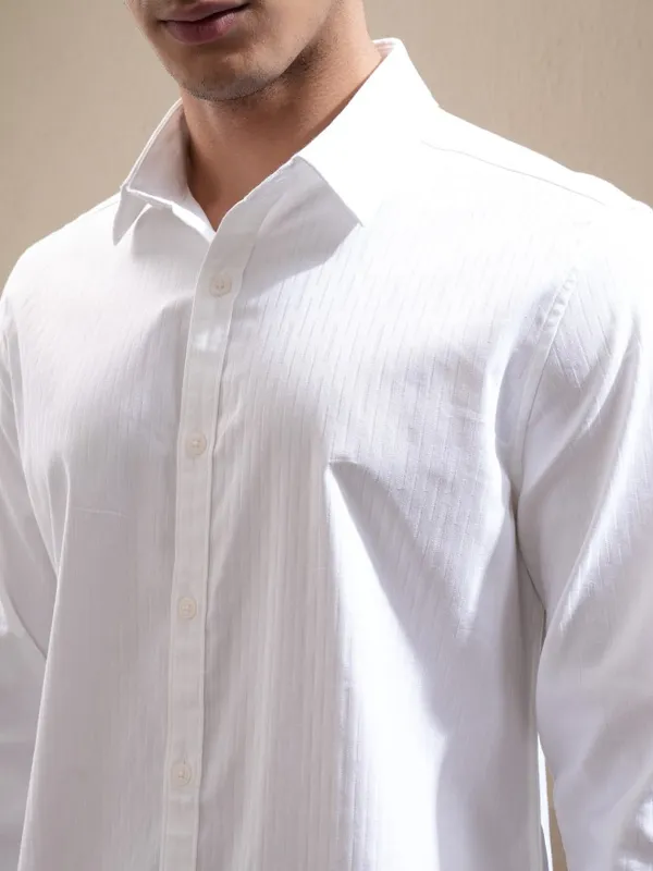 Highlander Men White Textured Slim Fit Casual Shirt