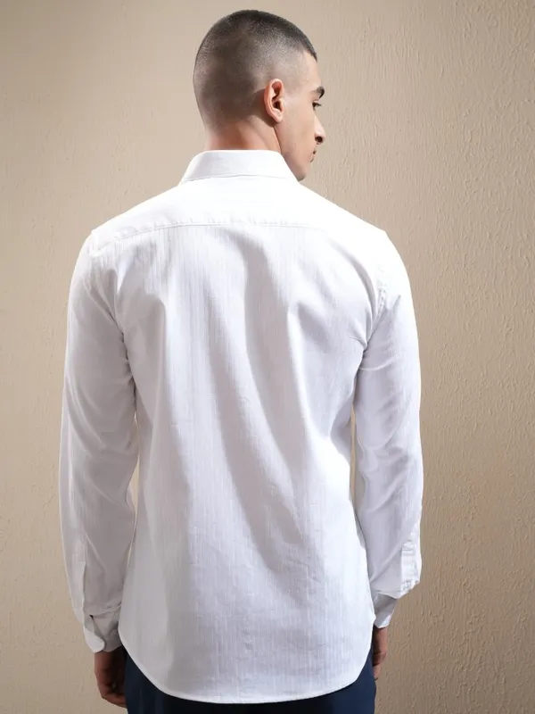 Highlander Men White Textured Slim Fit Casual Shirt