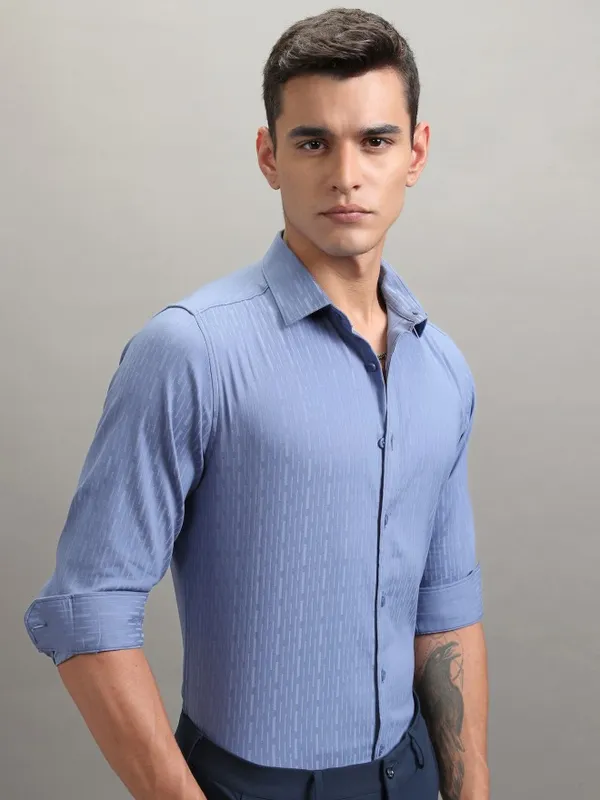 Highlander Men Blue Textured Slim Fit Casual Shirt