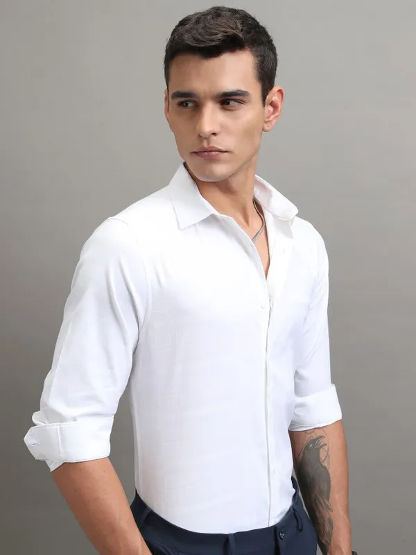 Highlander Men White Textured Slim Fit Casual Shirt