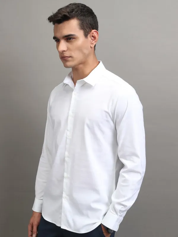 Highlander Men White Textured Slim Fit Casual Shirt