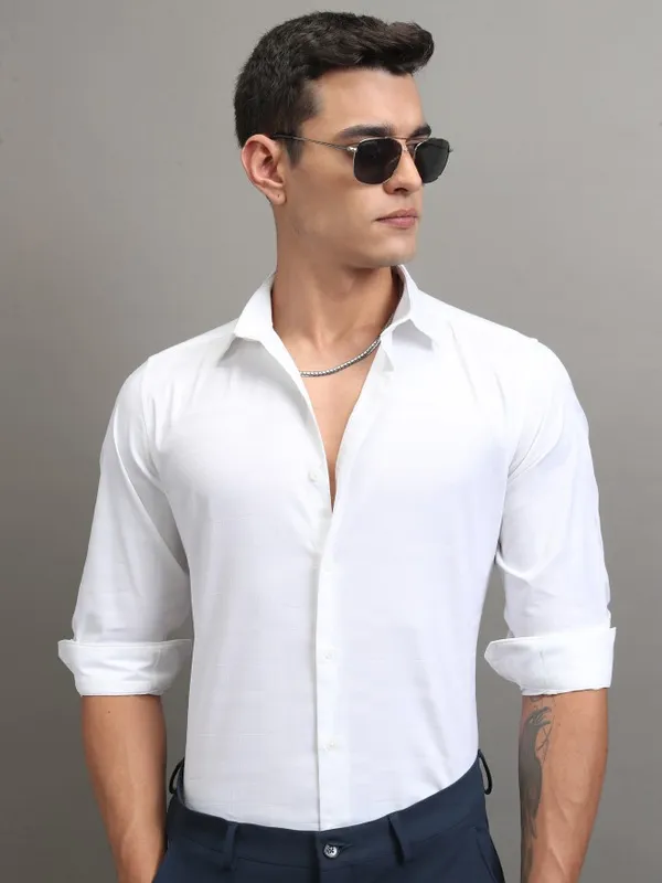 Highlander Men White Textured Slim Fit Casual Shirt