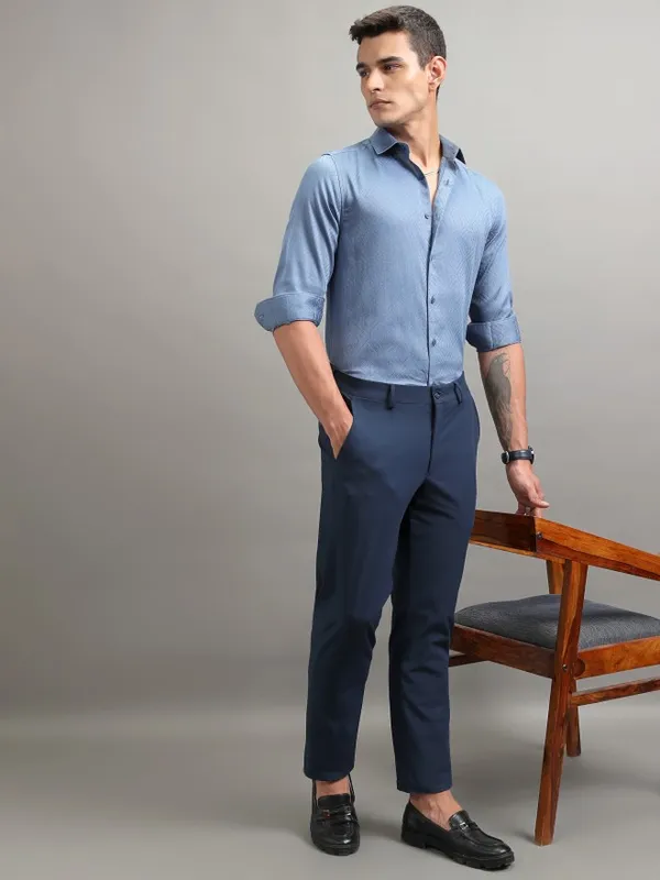 Highlander Men Blue Textured Slim Fit Casual Shirt