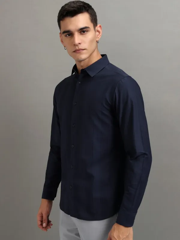 Highlander Men Navy Blue Striped Slim Fit Casual Shirt