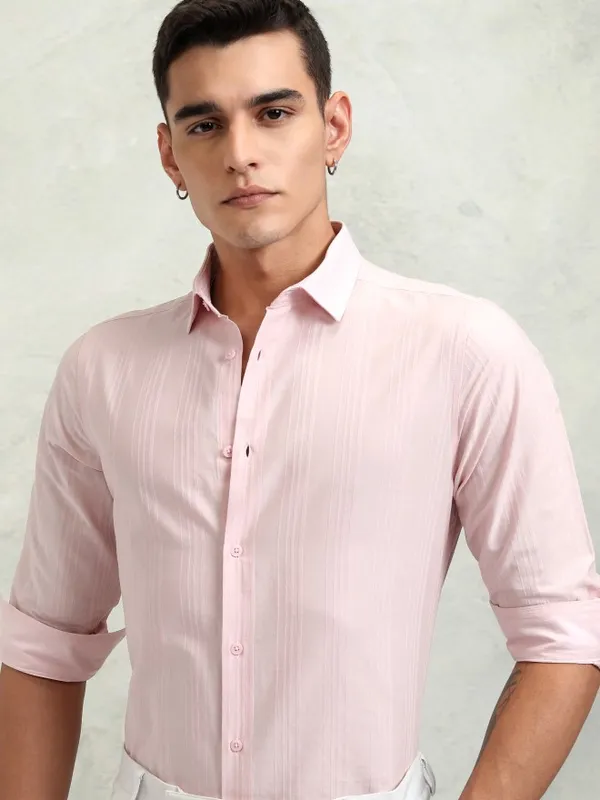 Highlander Men Pink Striped Slim Fit Casual Shirt
