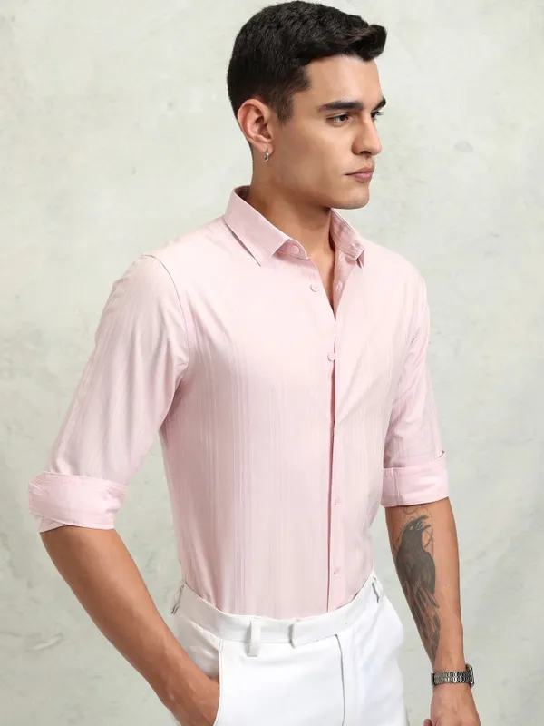 Highlander Men Pink Striped Slim Fit Casual Shirt