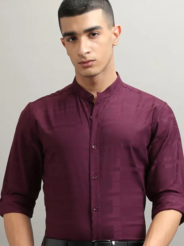 Highlander Men Burgundy Striped Regular Fit Casual Shirt
