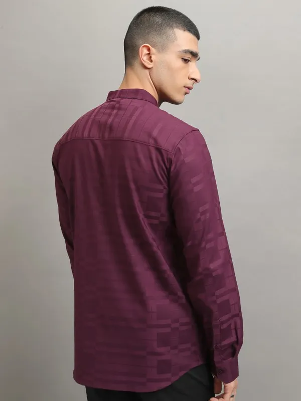 Highlander Men Burgundy Striped Regular Fit Casual Shirt