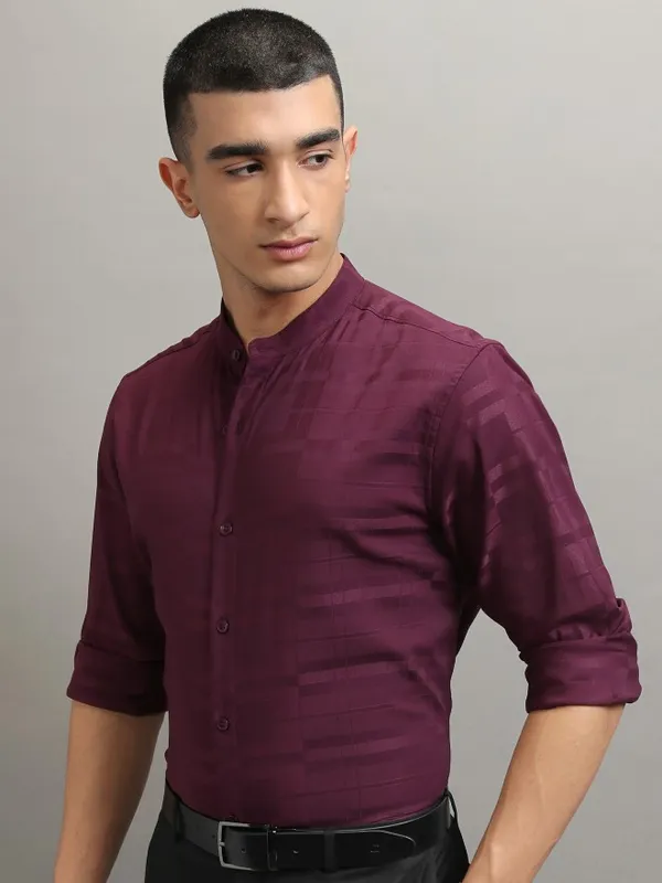 Highlander Men Burgundy Striped Regular Fit Casual Shirt