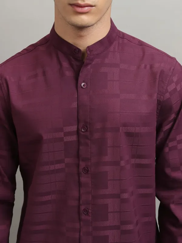 Highlander Men Burgundy Striped Regular Fit Casual Shirt