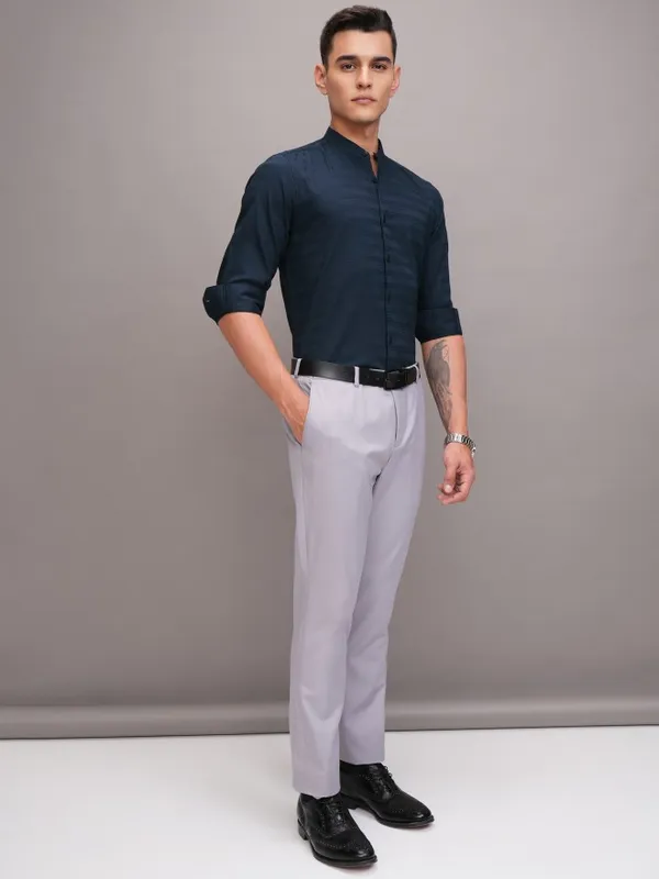 Highlander Men Navy Blue Striped Regular Fit Casual Shirt