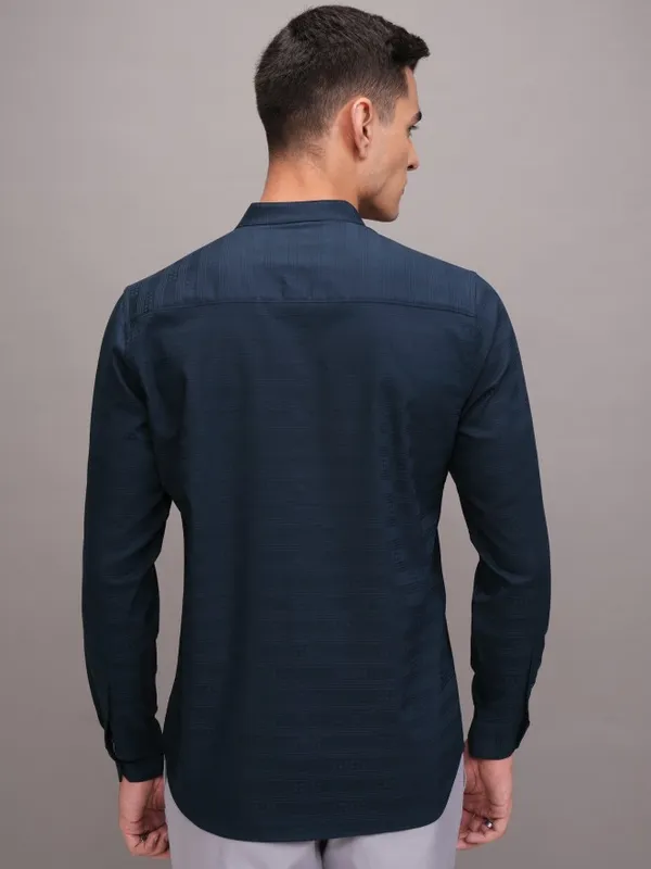 Highlander Men Navy Blue Striped Regular Fit Casual Shirt