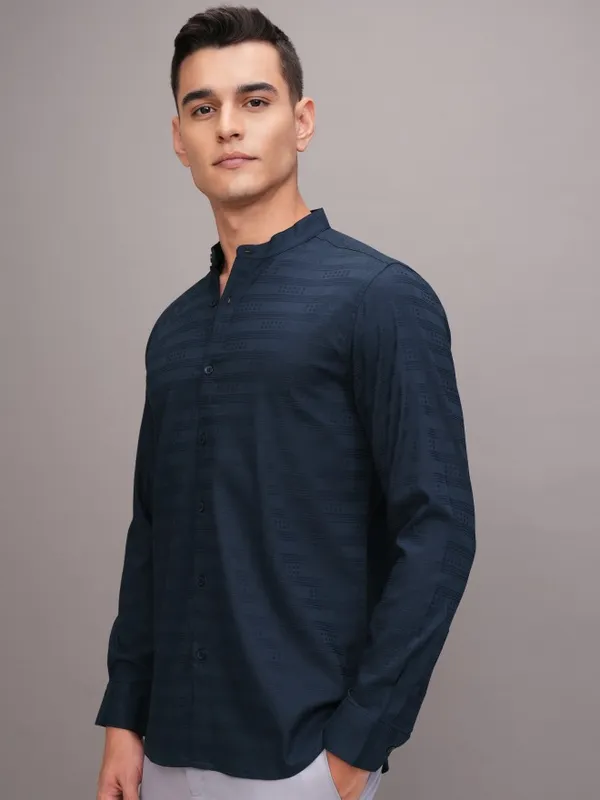 Highlander Men Navy Blue Striped Regular Fit Casual Shirt