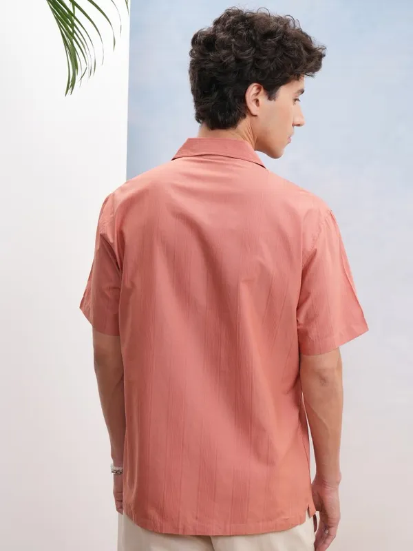 Highlander Men Peach Textured Relaxed Fit Casual Shirt