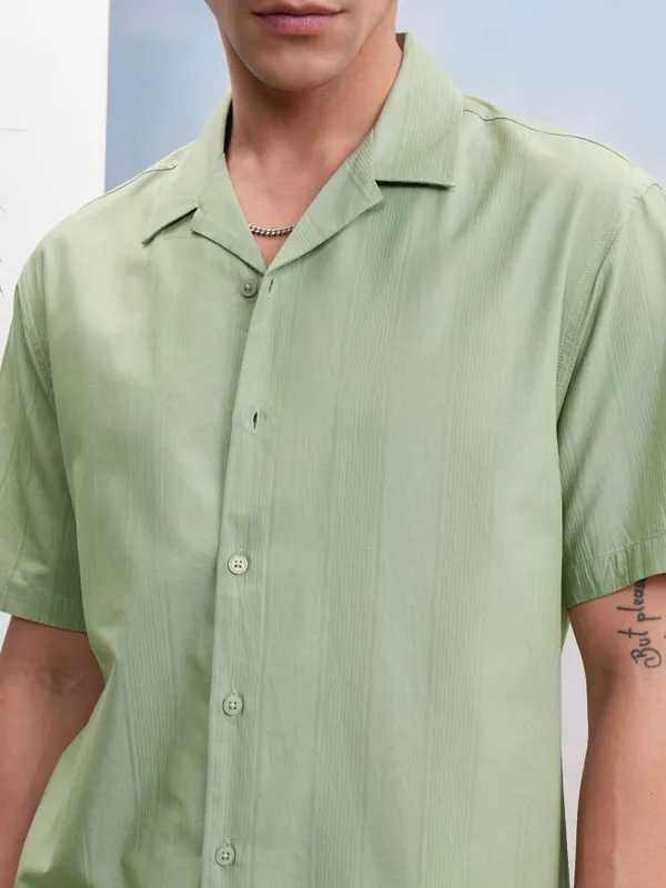 Highlander Men Green Textured Relaxed Fit Casual Shirt