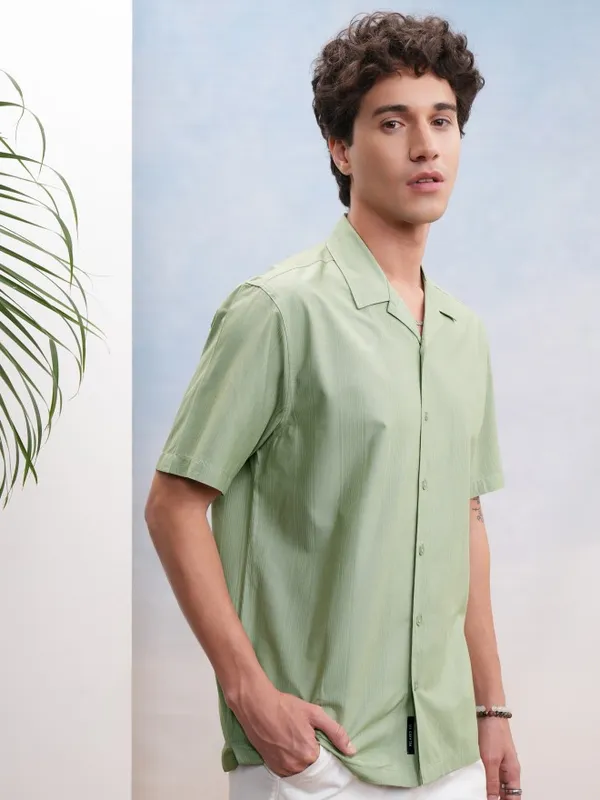 Highlander Men Green Textured Relaxed Fit Casual Shirt