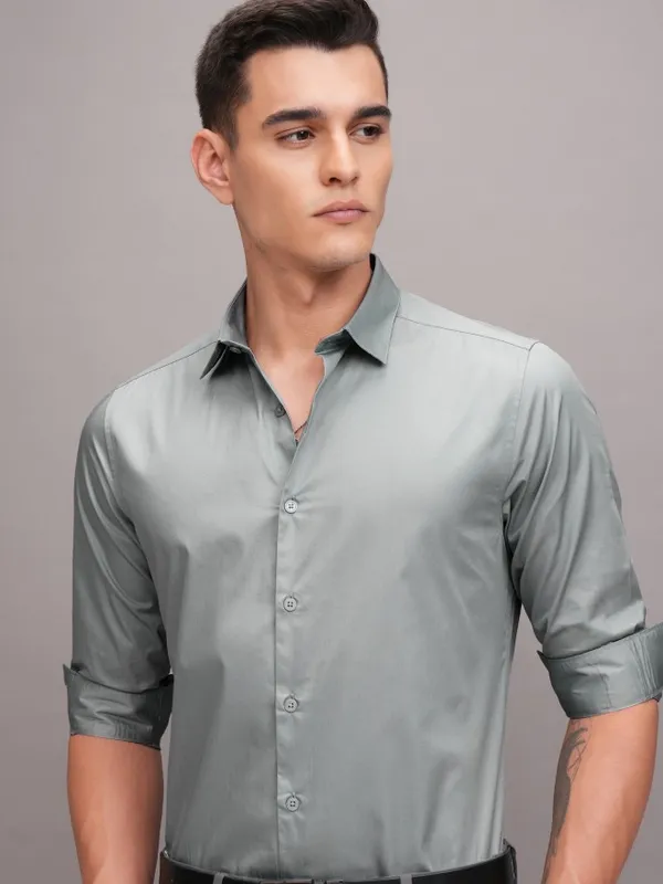 Highlander Men Grey Solid Slim Fit Casual Shirt