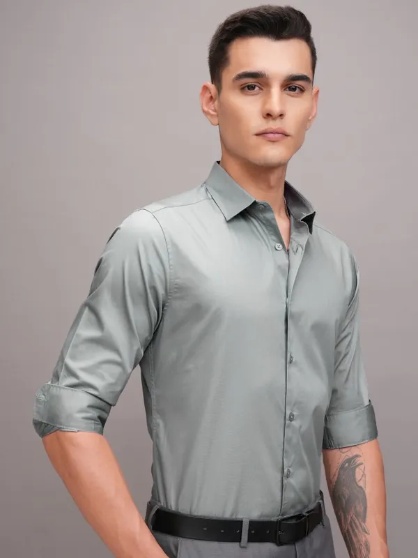 Highlander Men Grey Solid Slim Fit Casual Shirt