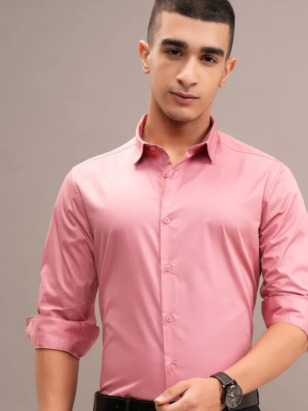 Highlander Men Rose Solid Slim Fit Casual Shirt