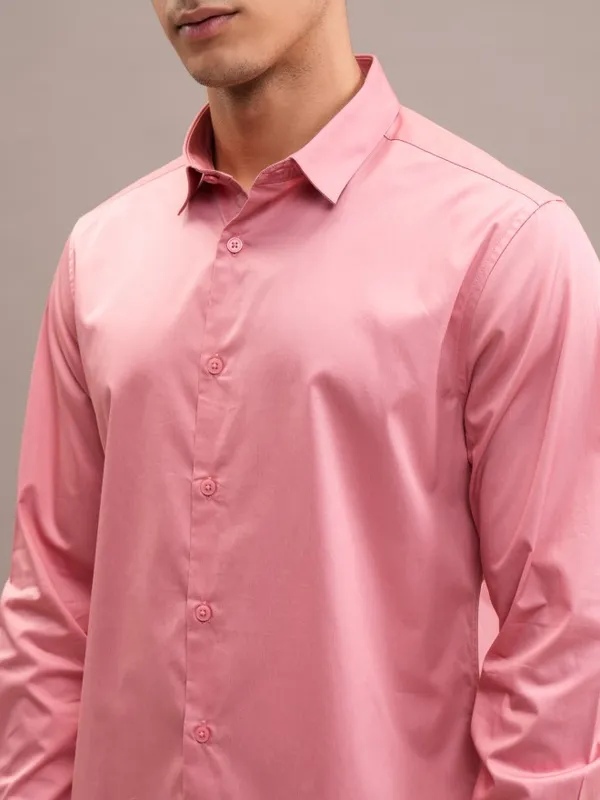 Highlander Men Rose Solid Slim Fit Casual Shirt