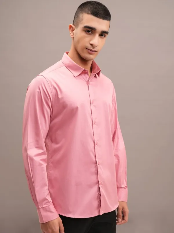 Highlander Men Rose Solid Slim Fit Casual Shirt