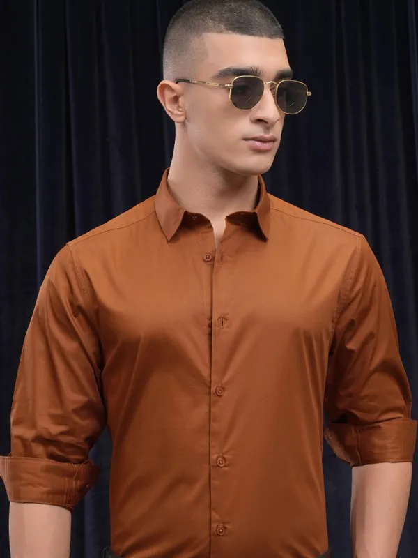Highlander Men Terracotta Solid Slim Fit Casual Shirt