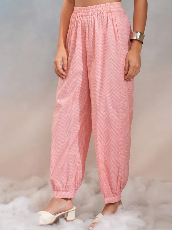 Vishudh Women Pink Printed Kurta Set - Kurta With Jogger And Printed Dupatta