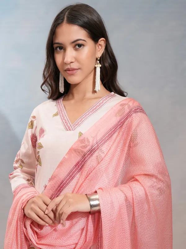 Vishudh Women Pink Printed Kurta Set - Kurta With Jogger And Printed Dupatta