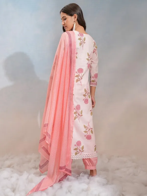 Vishudh Women Pink Printed Kurta Set - Kurta With Jogger And Printed Dupatta
