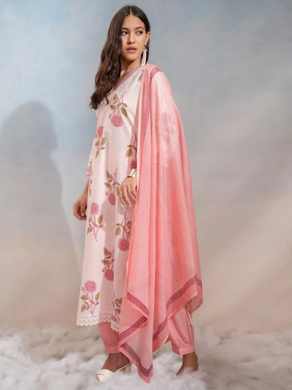 Vishudh Women Pink Printed Kurta Set - Kurta With Jogger And Printed Dupatta