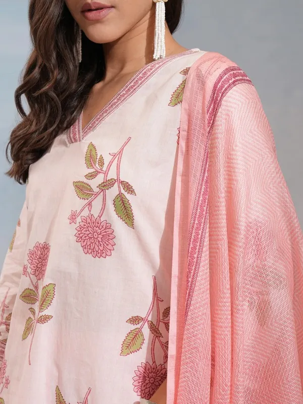 Vishudh Women Pink Printed Kurta Set - Kurta With Jogger And Printed Dupatta
