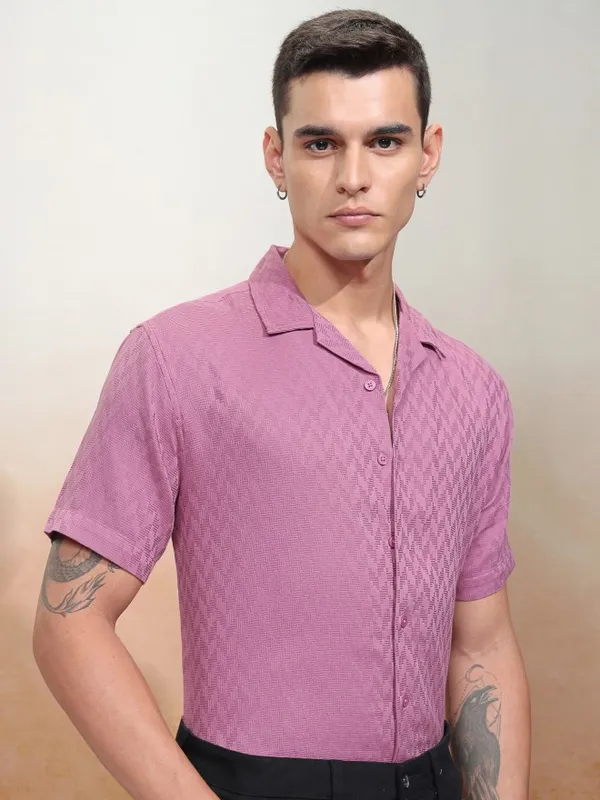 Highlander Men Pink Textured Relaxed Fit Casual Shirt