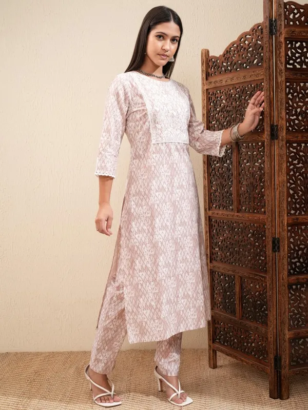 Women Kurta Trousers & Dupatta