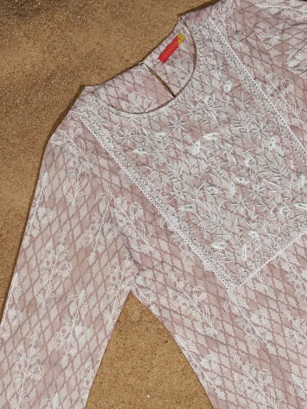 Women Kurta Trousers & Dupatta