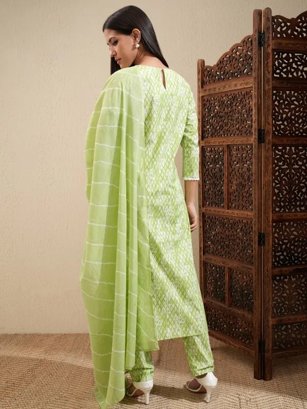 Vishudh Women Green Embroidered Straight Kurta With Pants And Dupatta