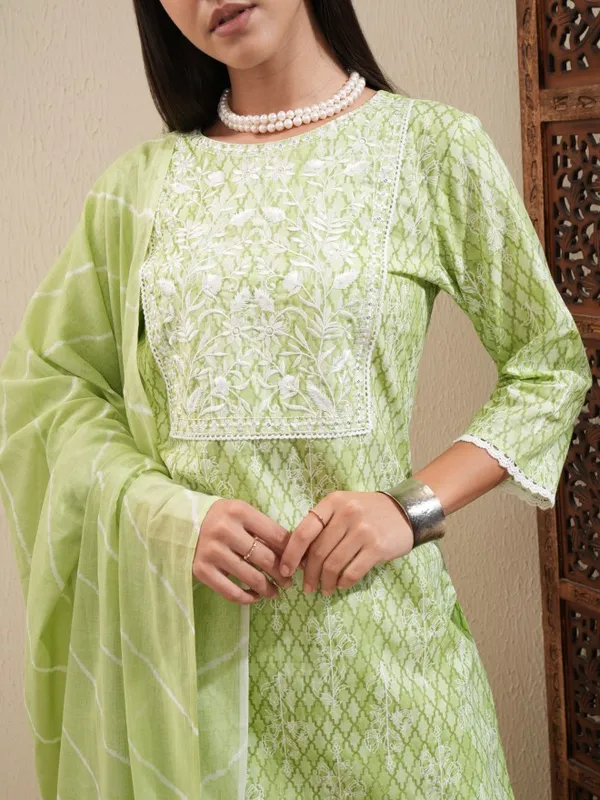 Vishudh Women Green Embroidered Straight Kurta With Pants And Dupatta