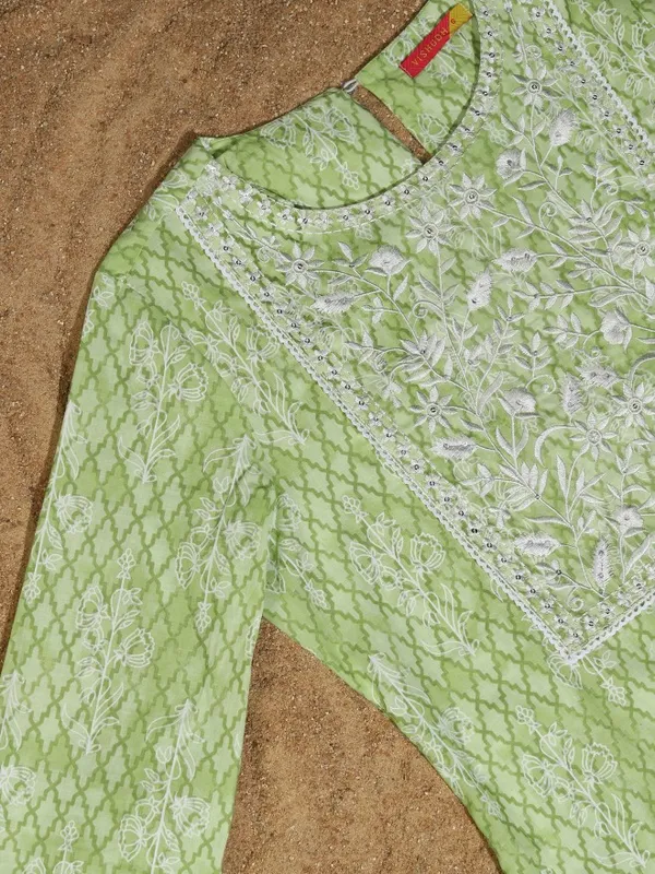 Vishudh Women Green Embroidered Straight Kurta With Pants And Dupatta