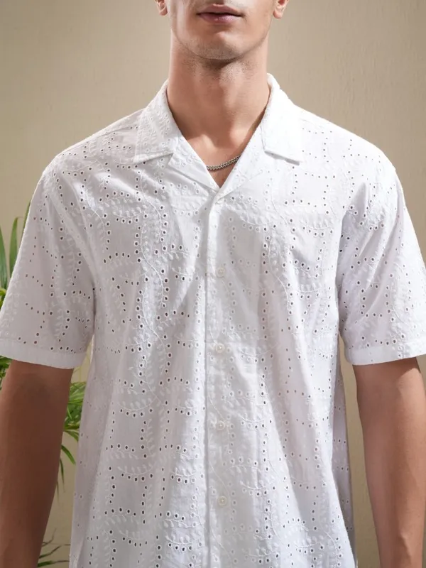 Highlander Men White Textured Relaxed Fit Casual Shirt