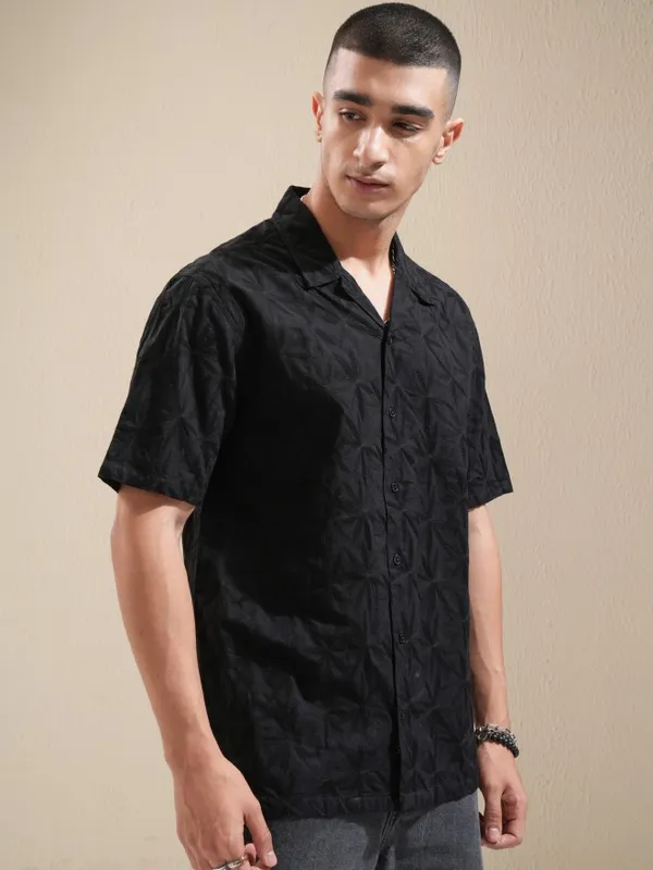 Highlander Men Black Textured Relaxed Fit Casual Shirt