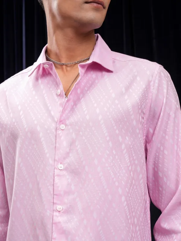 Locomotive Men Pink Textured Slim Fit Casual Shirt