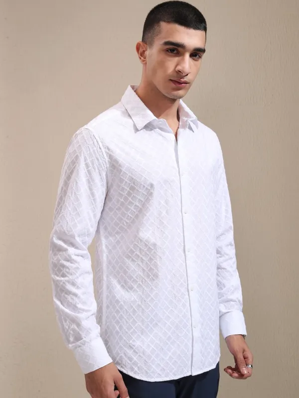 Highlander Men White Textured Slim Fit Casual Shirt