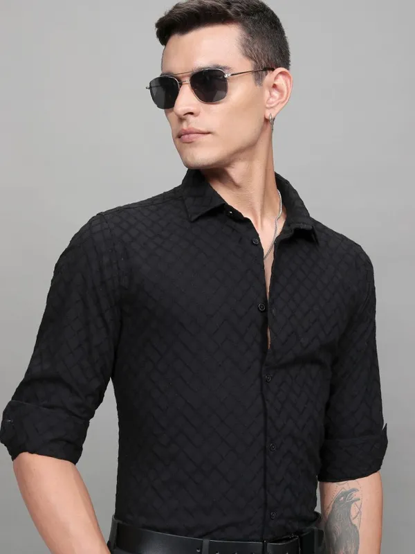 Highlander Men Black Textured Slim Fit Casual Shirt