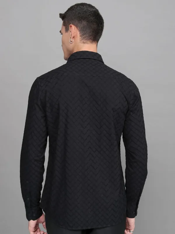 Highlander Men Black Textured Slim Fit Casual Shirt