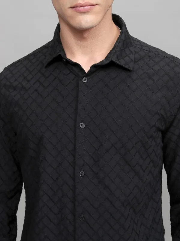 Highlander Men Black Textured Slim Fit Casual Shirt