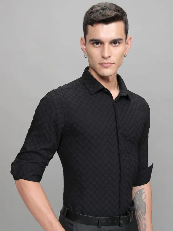 Highlander Men Black Textured Slim Fit Casual Shirt