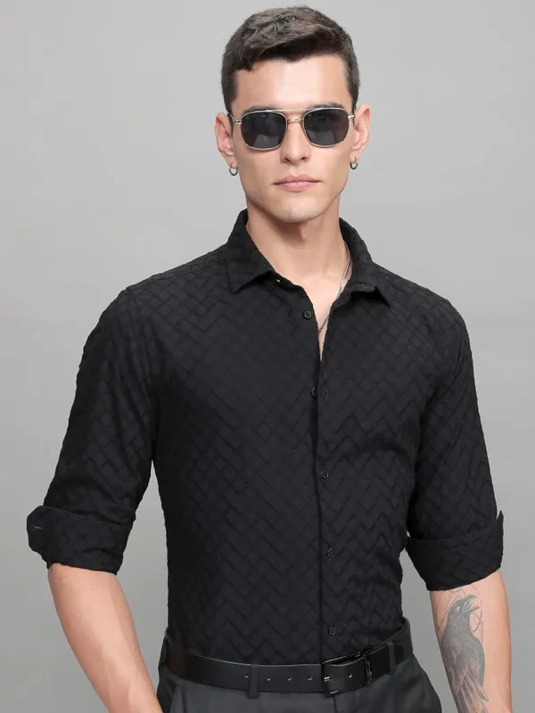 Highlander Men Black Textured Slim Fit Casual Shirt