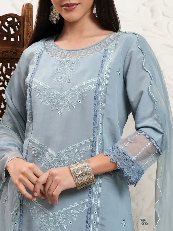 Vishudh Women Grey Embroidered Kurta With Trouser And Dupatta