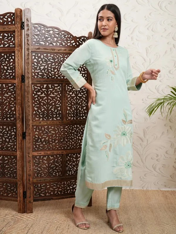 Vishudh Women Green Embroidered Kurta With Trouser And Dupatta