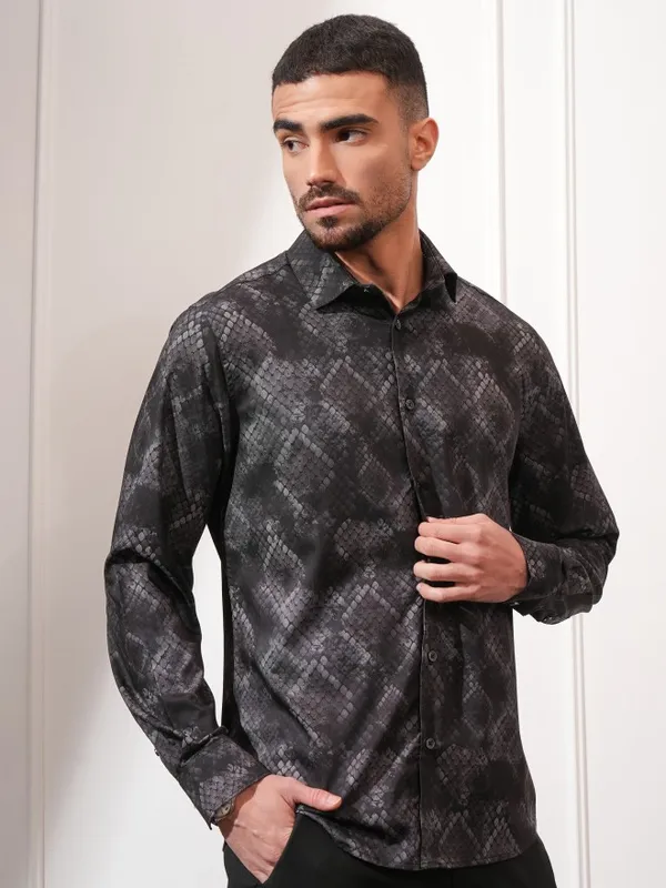 Locomotive Men Black Printed Slim Fit Casual Shirt
