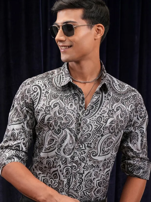 Locomotive Men Grey Printed Slim Fit Casual Shirt